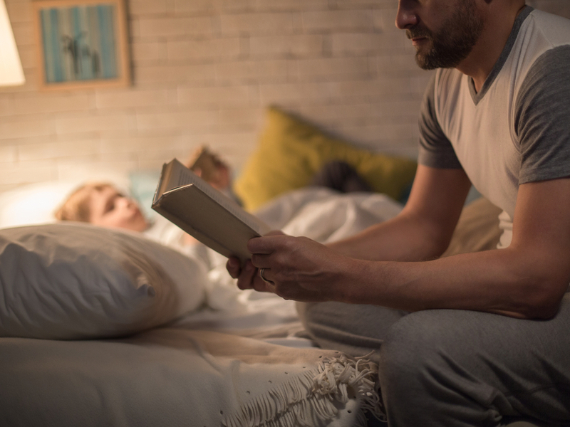 čitanje priče djetetu prije spavanja